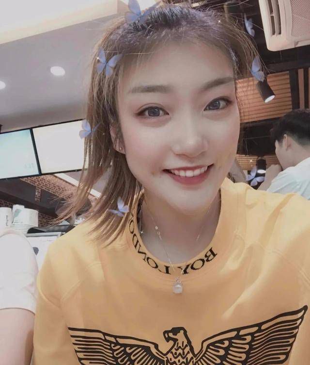 记者：瓜帅与沃克在一家高端日料店会面之后，沃克决定留下记者Pol Ballus与Lu Martin在《佩普的曼城：超级球队是这样打造的》一书中，讲述了凯尔-沃克今夏与球队续约的经过。